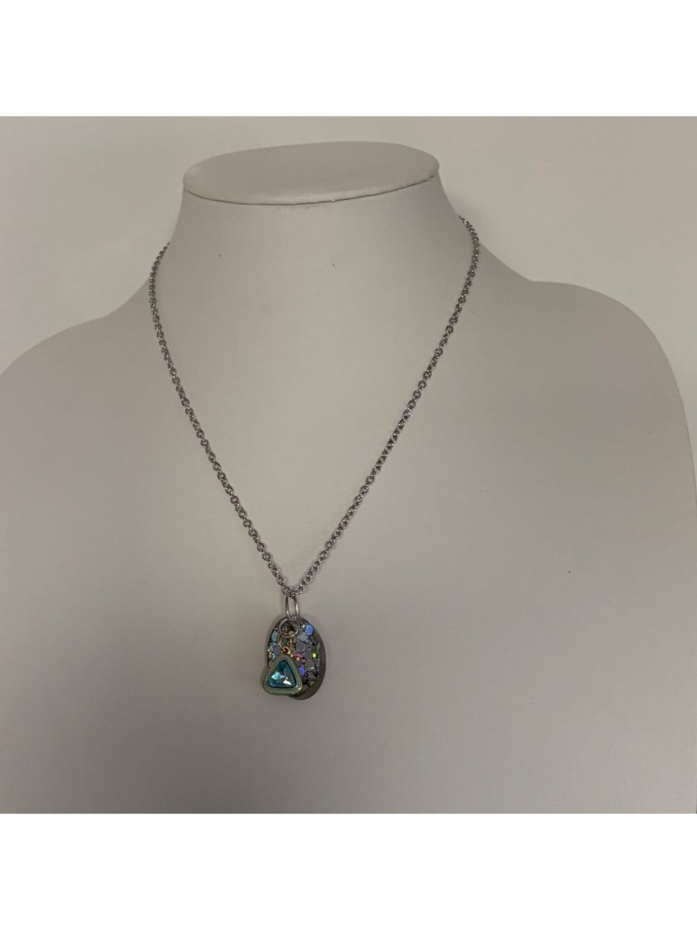 Silver Tone Layered Resin Glitter Pendant Necklace Blue Charm Artsy Playful Chic